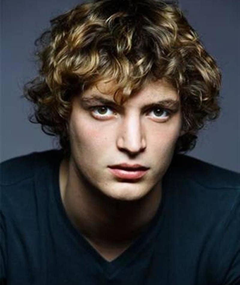 Niels Schneider post thumbnail image